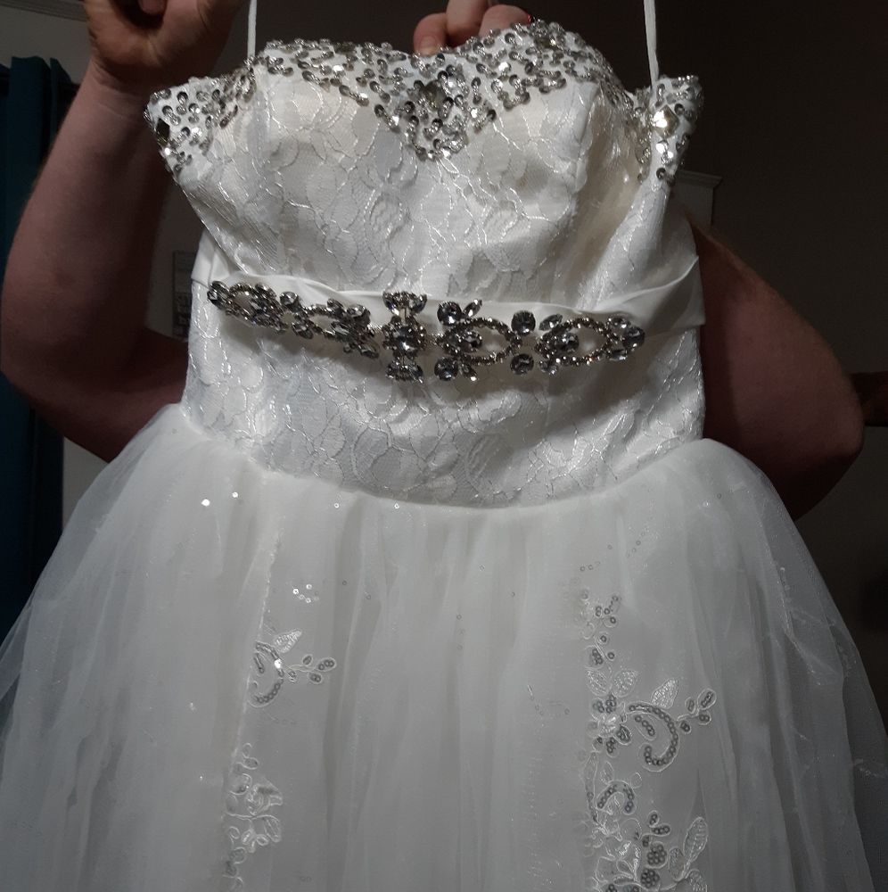 Size 10 wedding dress - Picture 2 of 3